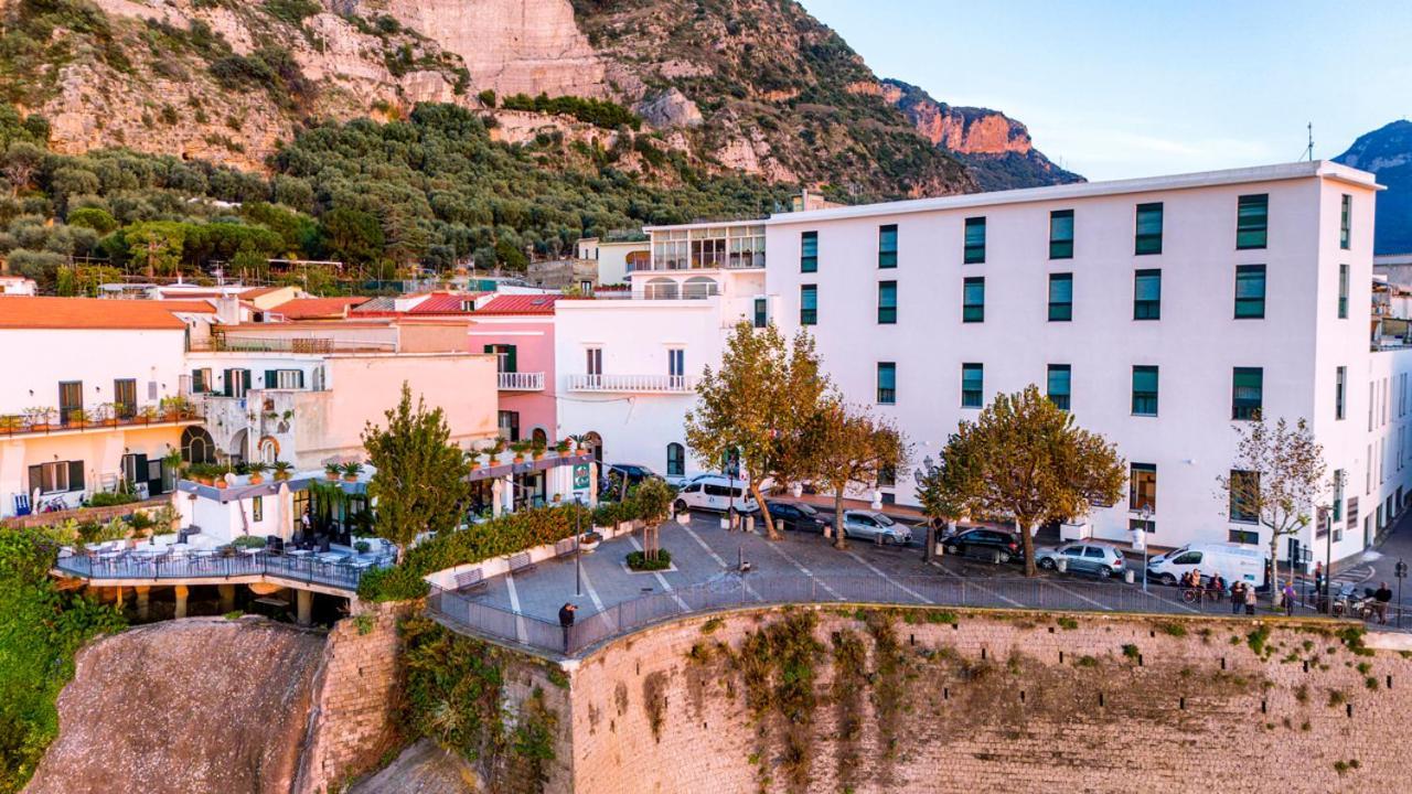 Panorama Palace Hotel Meta Exterior foto