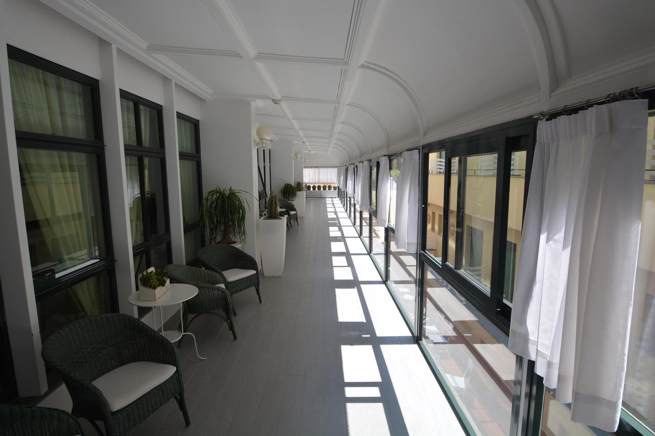 Panorama Palace Hotel Meta Exterior foto